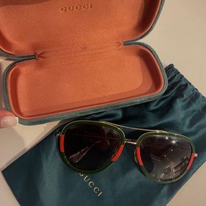 Gucci aviator sun glasses